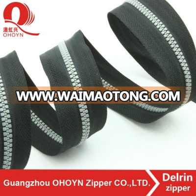 NO.3 good quality plastic zipper long chain black color